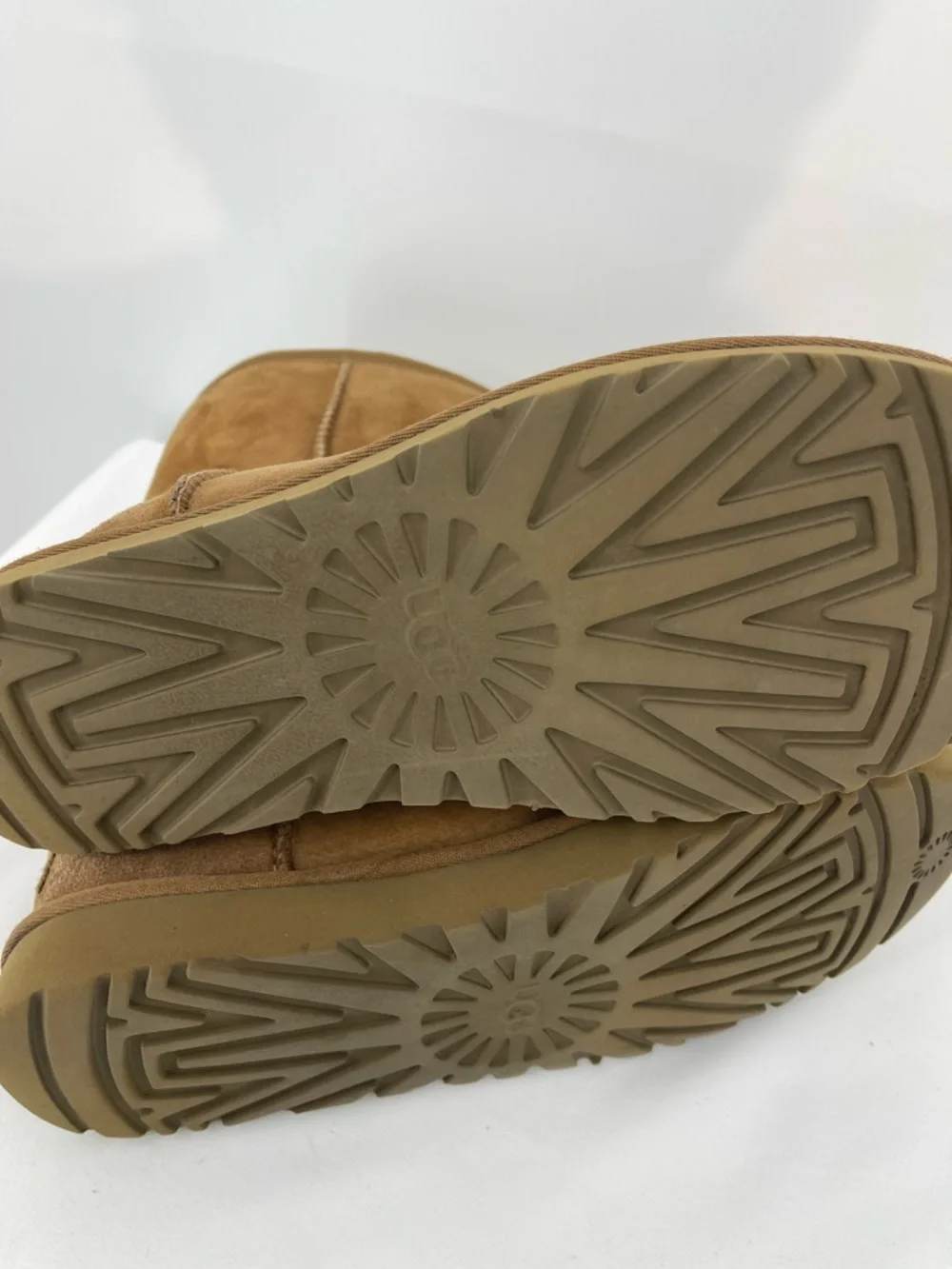 UGG classic chestnut